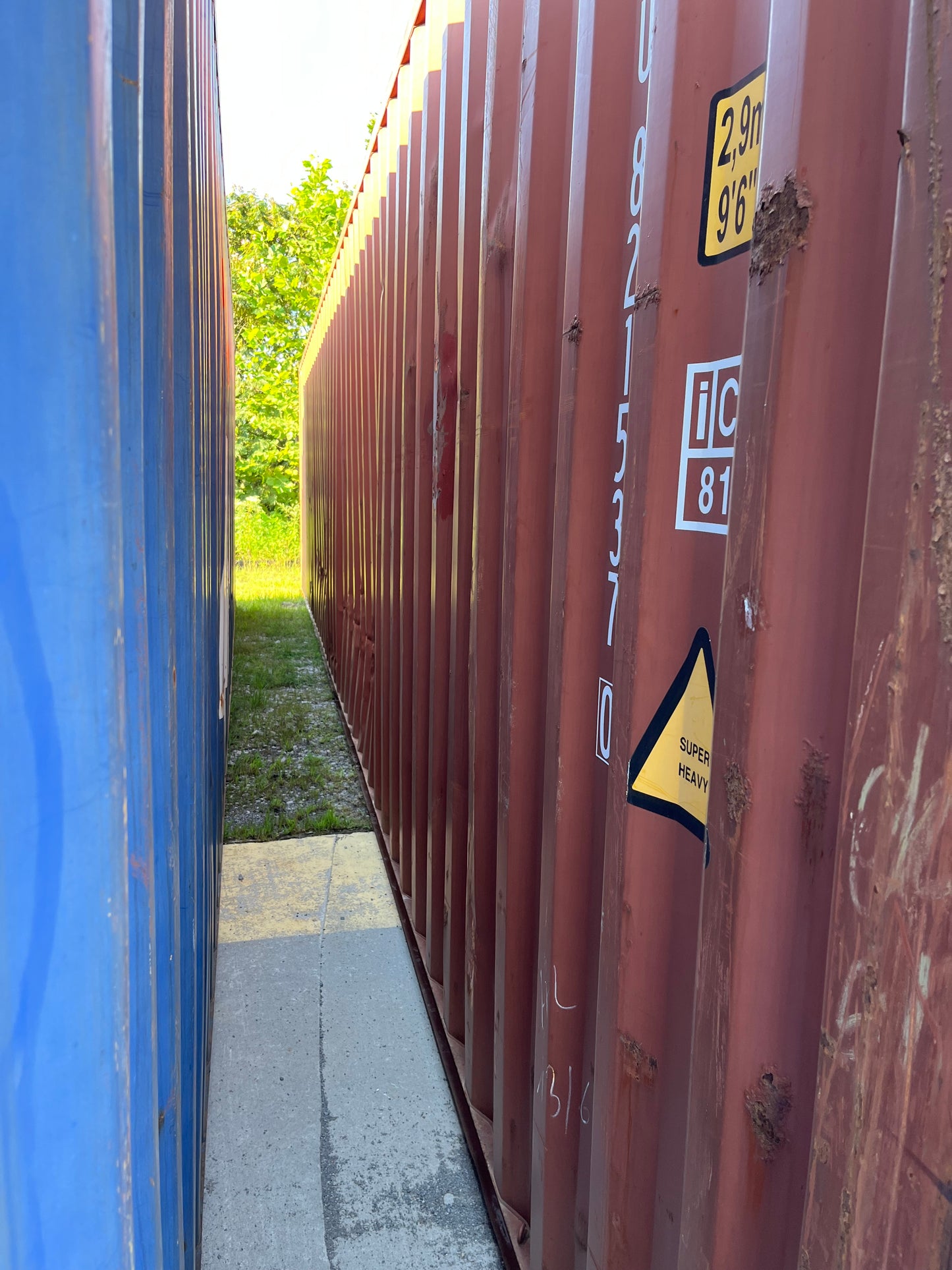 40' HC Container - TCLU 8215370